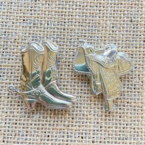 Button Covers cowboy boot and horse saddle in shiny silvertone NONY New York